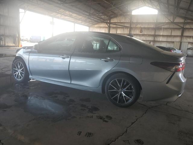 4T1G11AK8PU835196 - 2023 TOYOTA CAMRY SE NIGHT SHADE GRAY photo 2