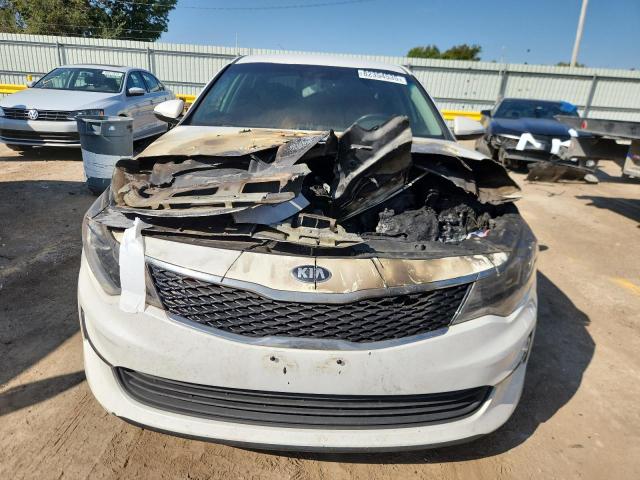 5XXGT4L14GG030046 - 2016 KIA OPTIMA LX WHITE photo 5