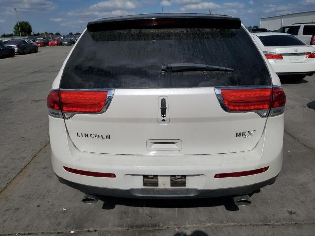 2LMDJ6JK0BBJ31447 - 2011 LINCOLN MKX WHITE photo 6