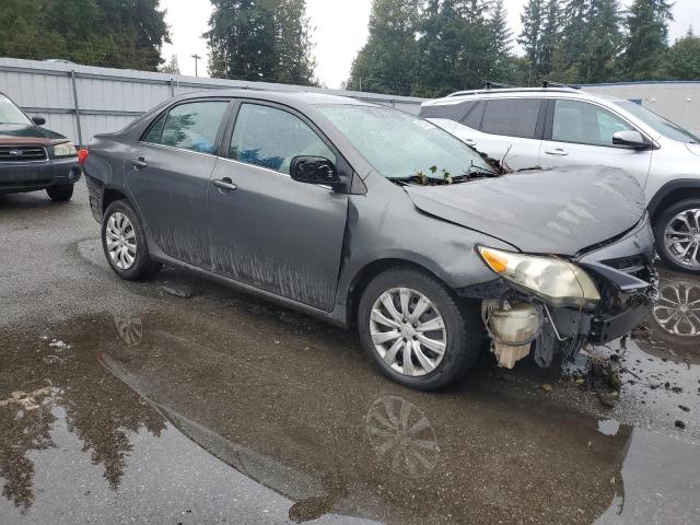 2T1BU4EEXDC980308 - 2013 TOYOTA COROLLA BASE Серый фото 4