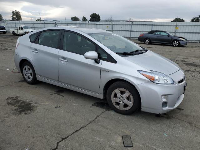 JTDKN3DU2B0309030 - 2011 TOYOTA PRIUS SILVER photo 4