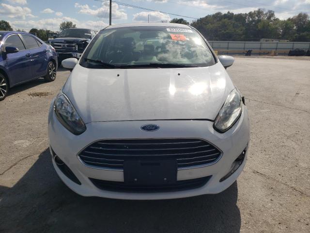 3FADP4BJ6KM106985 - 2019 FORD FIESTA SE Blanc photo 5