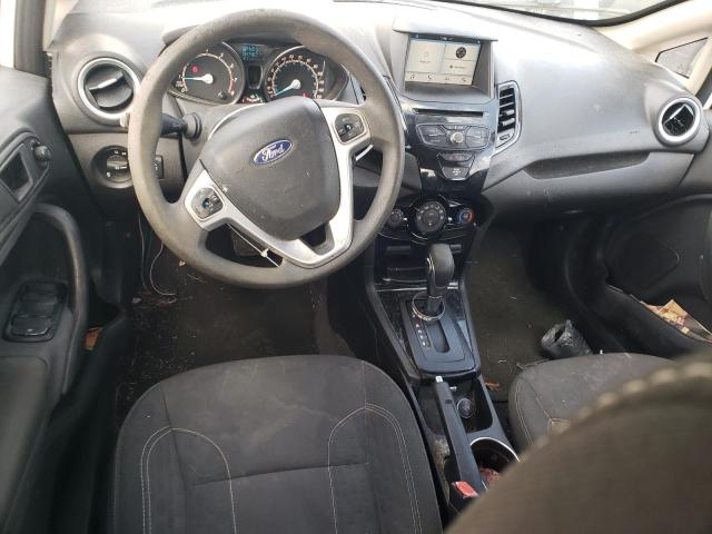 3FADP4BJ6KM106985 - 2019 FORD FIESTA SE Blanc photo 8