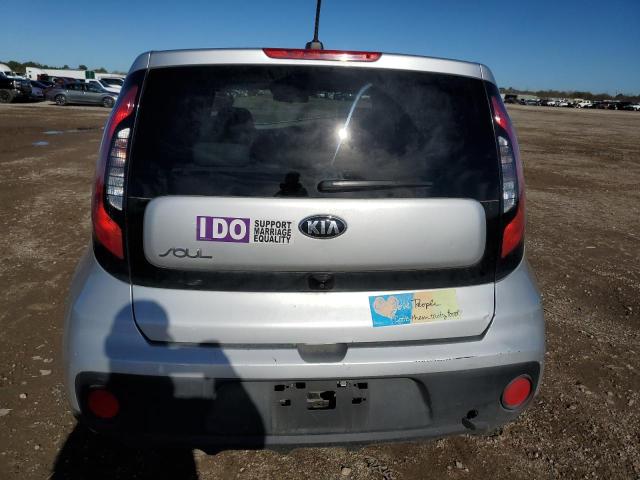 KNDJN2A22K7691074 - 2019 KIA SOUL SILVER photo 6