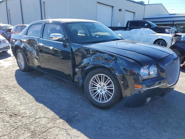 2C3CA1CV9AH258493 - 2010 CHRYSLER 300 TOURING BLACK photo 4