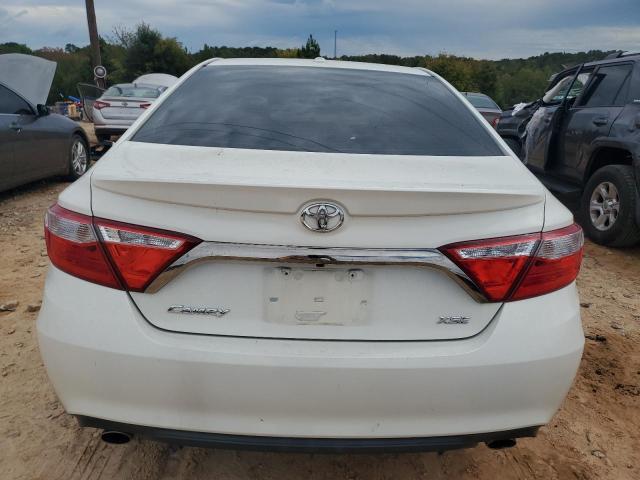 4T1BK1FKXFU568013 - 2015 TOYOTA CAMRY XSE WHITE photo 6