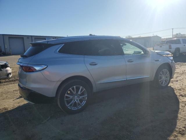 5GAERBKW7NJ117120 - 2022 BUICK ENCLAVE ESSENCE 银色 照片 3