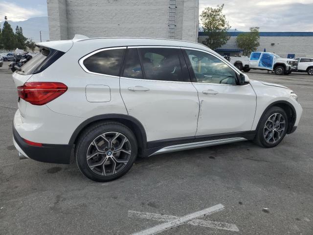 WBXJG9C00L5P89289 - 2020 BMW X1 XDRIVE28I WHITE photo 3