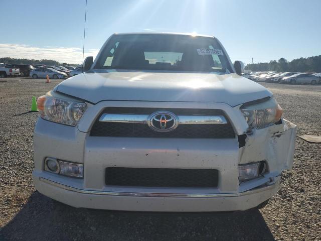 JTEBU5JR0A5004928 - 2010 TOYOTA 4RUNNER SR5 WHITE photo 5