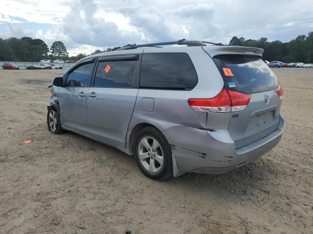 5TDKK3DC2ES486579 - 2014 TOYOTA SIENNA LE 银色 照片 2