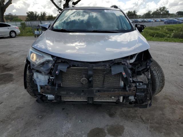 2T3RFREV7GW502525 - 2016 TOYOTA RAV4 XLE SILVER photo 5