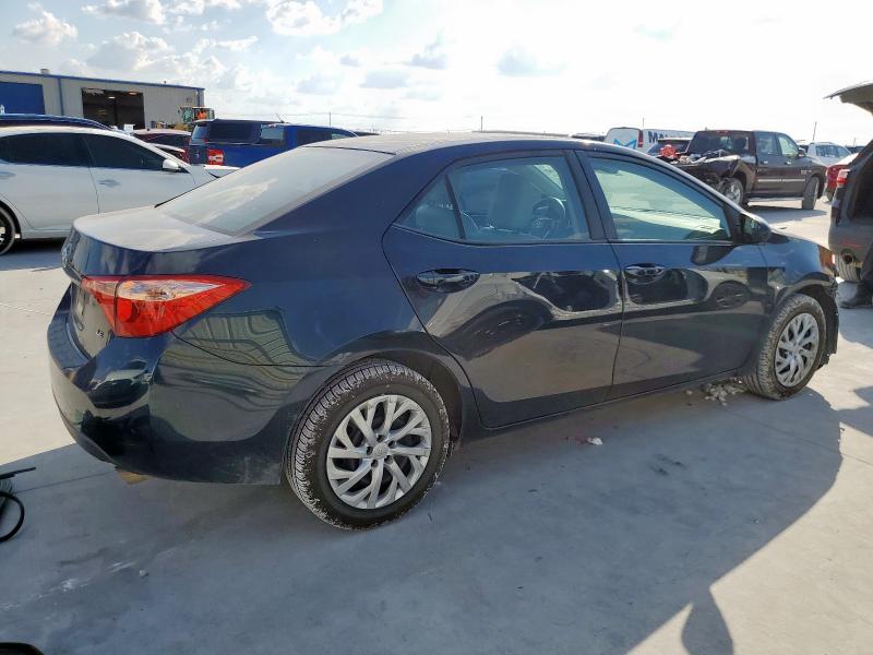 2T1BURHEXJC992592 - 2018 TOYOTA COROLLA L Blau Foto 3