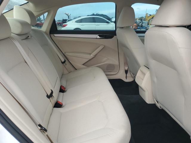1VWAT7A36HC042726 - 2017 VOLKSWAGEN PASSAT S WHITE photo 10