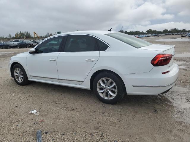 1VWAT7A36HC042726 - 2017 VOLKSWAGEN PASSAT S WHITE photo 2