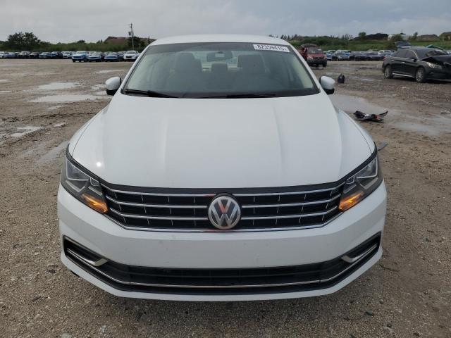 1VWAT7A36HC042726 - 2017 VOLKSWAGEN PASSAT S WHITE photo 5