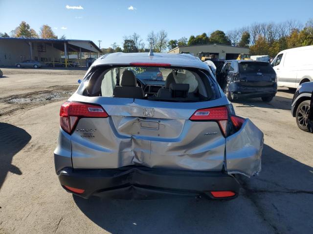 3CZRU6H36JG714980 - 2018 HONDA HR-V LX ვერცხლისფერი ფოტო 6