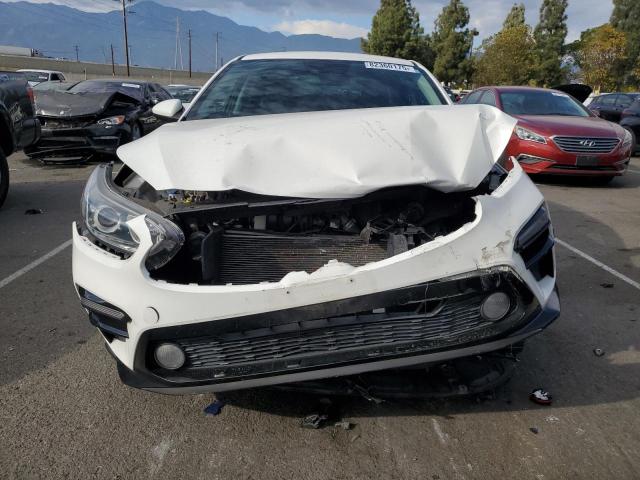 3KPF24AD8LE257058 - 2020 KIA FORTE FE WHITE photo 5