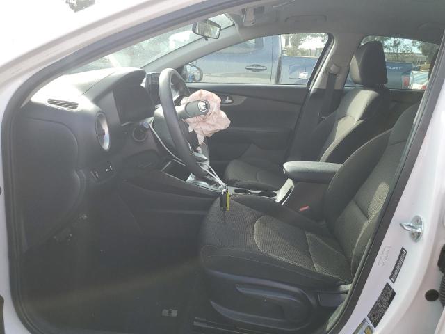 3KPF24AD8LE257058 - 2020 KIA FORTE FE WHITE photo 7