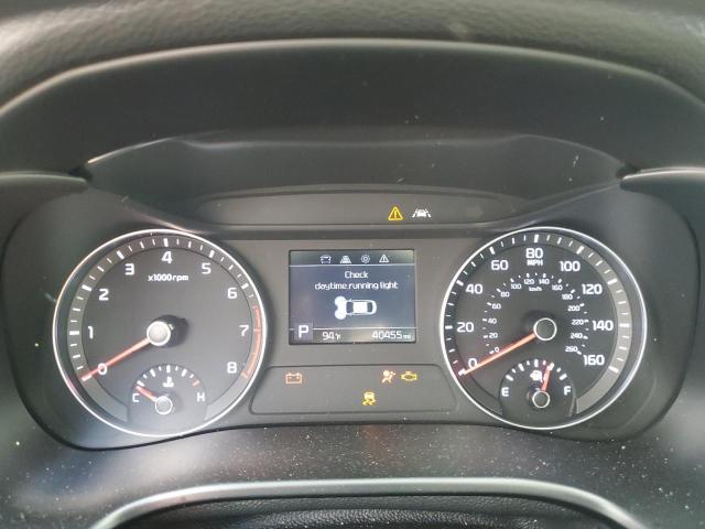 3KPF24AD8LE257058 - 2020 KIA FORTE FE WHITE photo 9