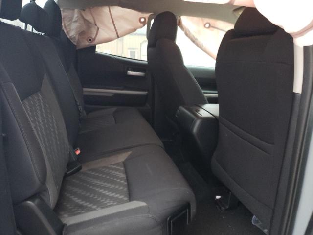 5TFUW5F10JX744350 - 2018 TOYOTA TUNDRA DOUBLE CAB SR/SR5 GRAY photo 10