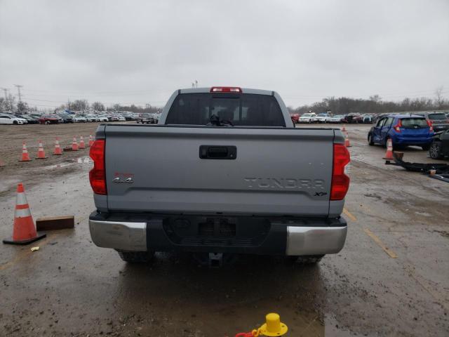 5TFUW5F10JX744350 - 2018 TOYOTA TUNDRA DOUBLE CAB SR/SR5 GRAY photo 6