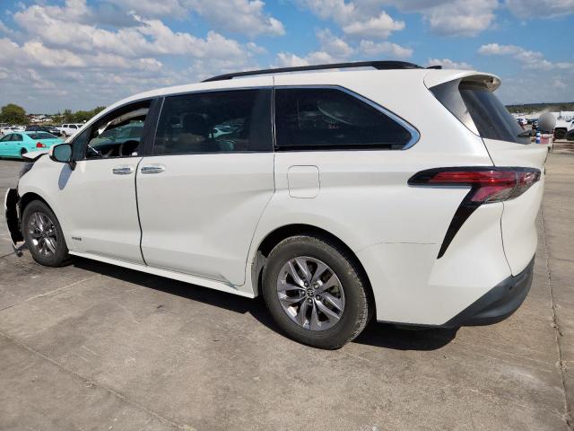 5TDYRKEC9MS039244 - 2021 TOYOTA SIENNA XLE 白色 照片 2