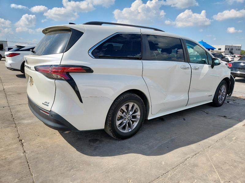 5TDYRKEC9MS039244 - 2021 TOYOTA SIENNA XLE 白色 照片 3