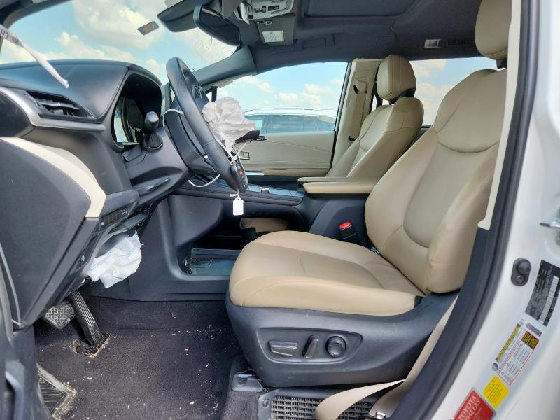 5TDYRKEC9MS039244 - 2021 TOYOTA SIENNA XLE 白色 照片 7