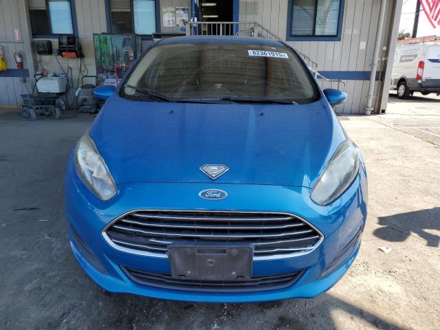 3FADP4BJ2HM118575 - 2017 FORD FIESTA SE BLUE photo 5