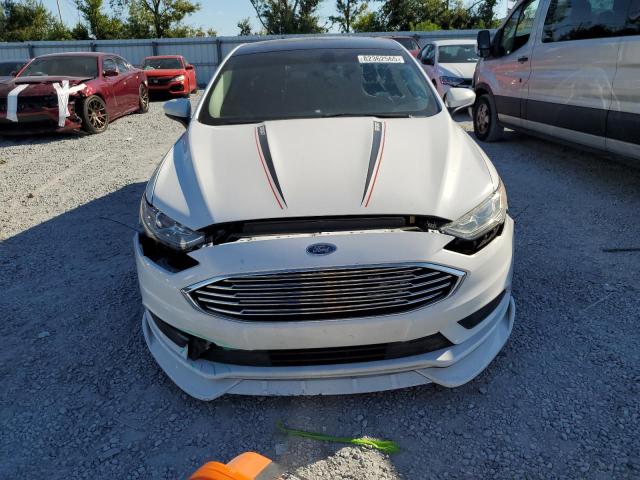 3FA6P0H72JR133566 - 2018 FORD FUSION SE Սպիտակ լուսանկար 5
