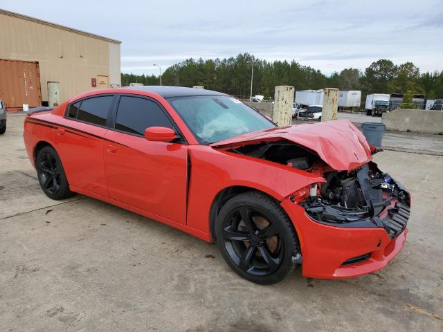 2C3CDXBG0HH642315 - 2017 DODGE CHARGER SE RED photo 4