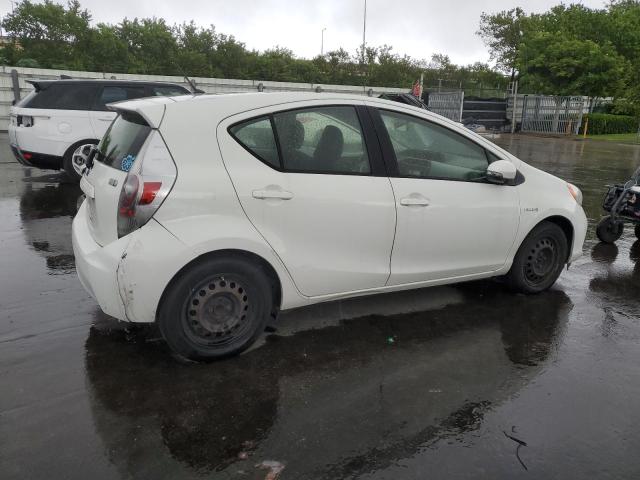 JTDKDTB3XC1526608 - 2012 TOYOTA PRIUS C WHITE photo 3
