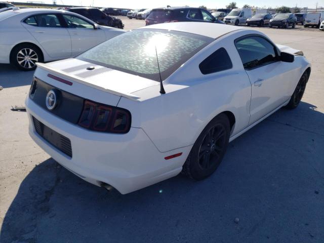 1ZVBP8AM2E5278135 - 2014 FORD MUSTANG WHITE photo 3