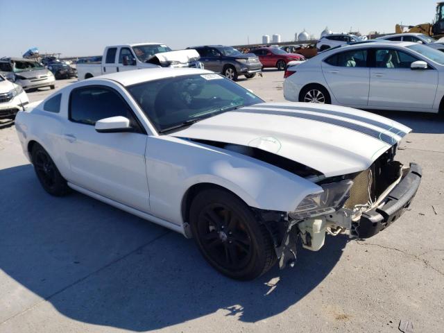 1ZVBP8AM2E5278135 - 2014 FORD MUSTANG WHITE photo 4