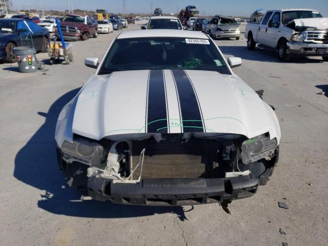 1ZVBP8AM2E5278135 - 2014 FORD MUSTANG WHITE photo 5