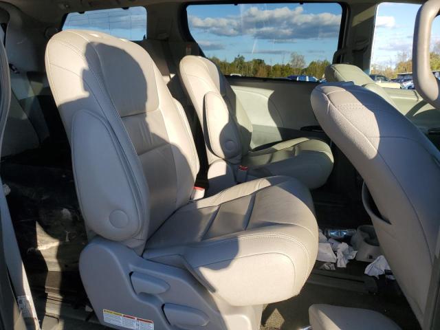 5TDDZ3DCXHS180951 - 2017 TOYOTA SIENNA XLE 银色 照片 11