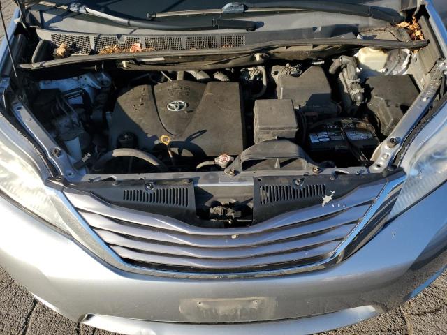 5TDDZ3DCXHS180951 - 2017 TOYOTA SIENNA XLE 银色 照片 12