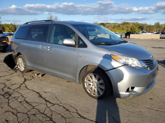 5TDDZ3DCXHS180951 - 2017 TOYOTA SIENNA XLE 银色 照片 4