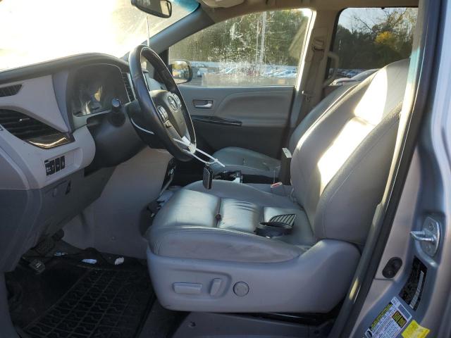 5TDDZ3DCXHS180951 - 2017 TOYOTA SIENNA XLE 银色 照片 7