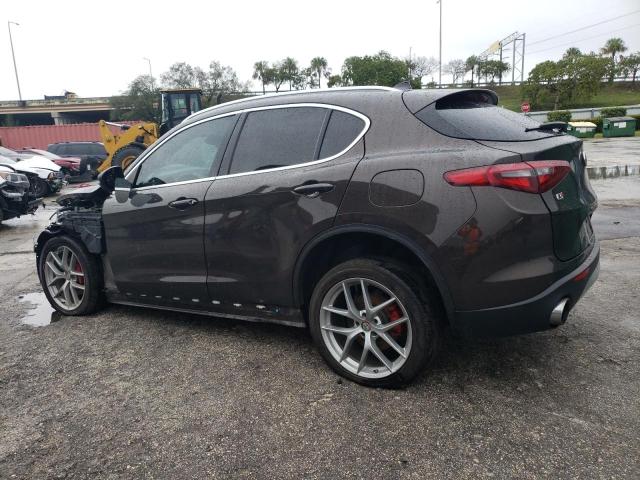 ZASFAKBNXJ7C22671 - 2018 ALFA ROMEO STELVIO TI BROWN photo 2