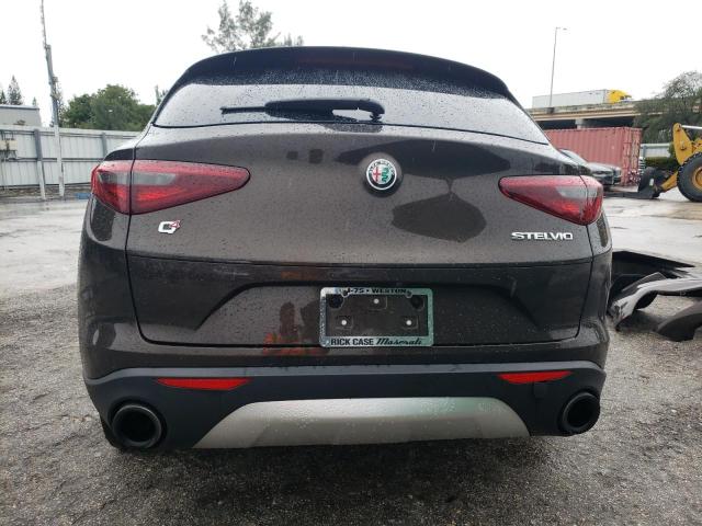 ZASFAKBNXJ7C22671 - 2018 ALFA ROMEO STELVIO TI BROWN photo 6