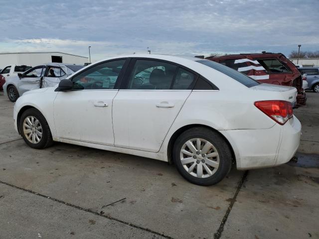 1G1PC5SH1B7299099 - 2011 CHEVROLET CRUZE LS WHITE photo 2