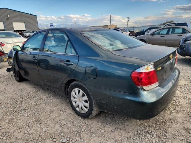 4T1BE32K05U089333 - 2005 TOYOTA CAMRY LE GREEN photo 2