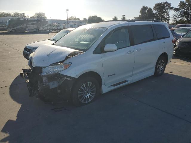 2019 TOYOTA SIENNA XLE, 