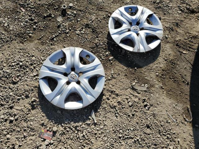 JTMZFREVXFJ032715 - 2015 TOYOTA RAV4 LE SILVER photo 13