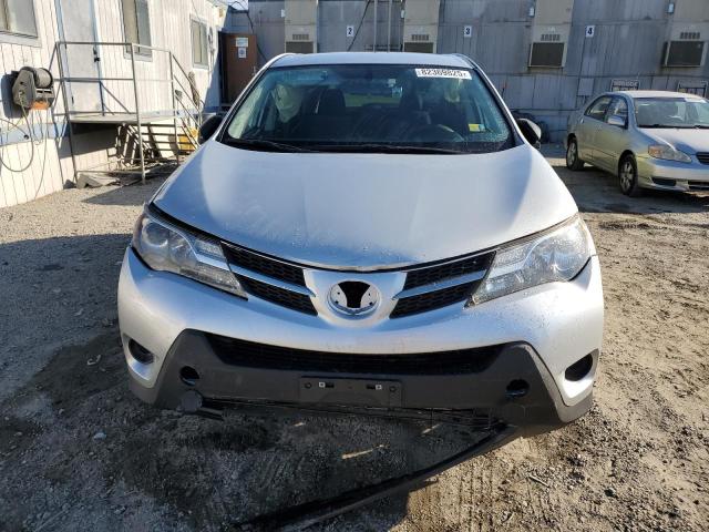 JTMZFREVXFJ032715 - 2015 TOYOTA RAV4 LE SILVER photo 5