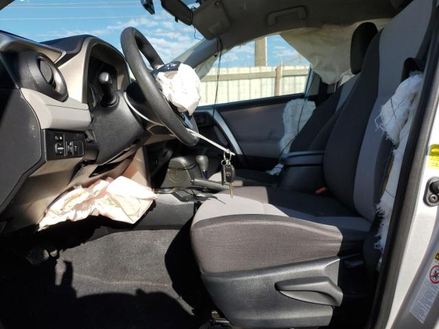 JTMZFREVXFJ032715 - 2015 TOYOTA RAV4 LE SILVER photo 7