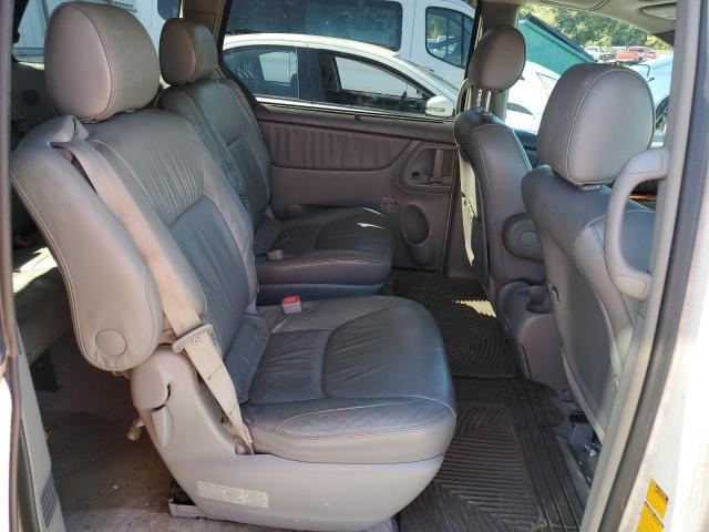 5TDBK22C48S013140 - 2008 TOYOTA SIENNA XLE WHITE photo 11