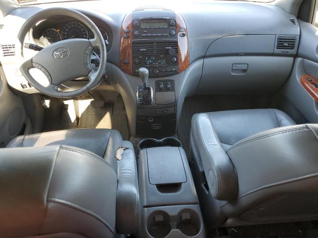 5TDBK22C48S013140 - 2008 TOYOTA SIENNA XLE WHITE photo 8