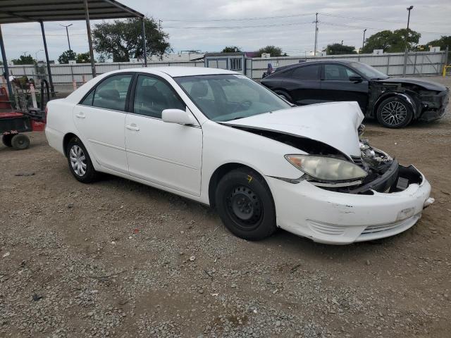 4T1BE32K35U640354 - 2005 TOYOTA CAMRY LE 白色 照片 4